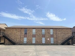 Building Photo - 4306 Lake Rd
