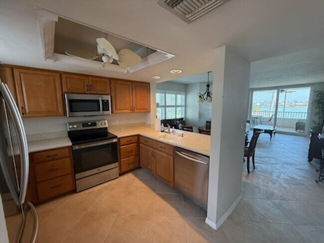Building Photo - eagle cay