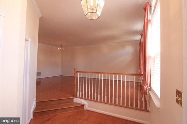 Foto del edificio - 21485 Trowbridge Square