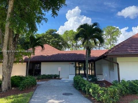 Building Photo - 8437 Forest Hills Dr