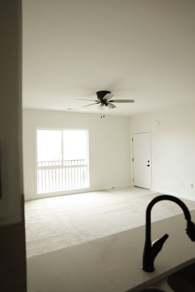 Building Photo - Oak Hill Apartments