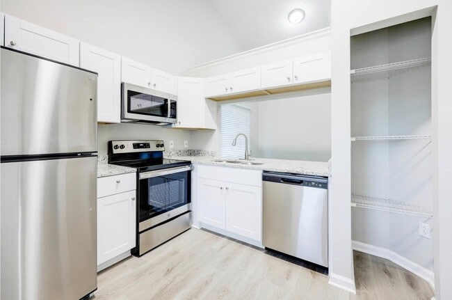 Foto del edificio - 609 Brentmeadow Cir