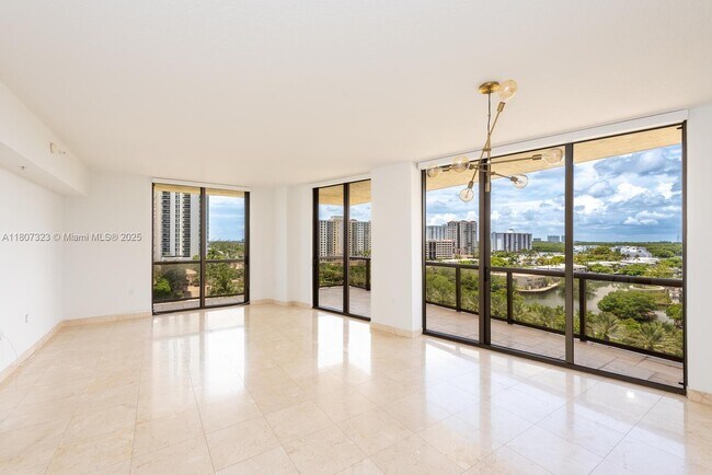Building Photo - 16275 Collins Ave