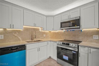 Building Photo - 1703 Park Meadows Dr