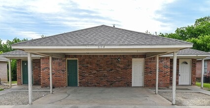 Building Photo - 604 N Sewell Dr