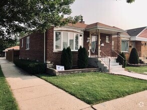 Building Photo - 3656 W 70th Pl