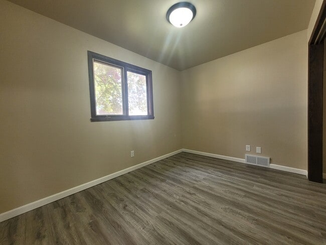 Building Photo - 2519 S Telulah Ave