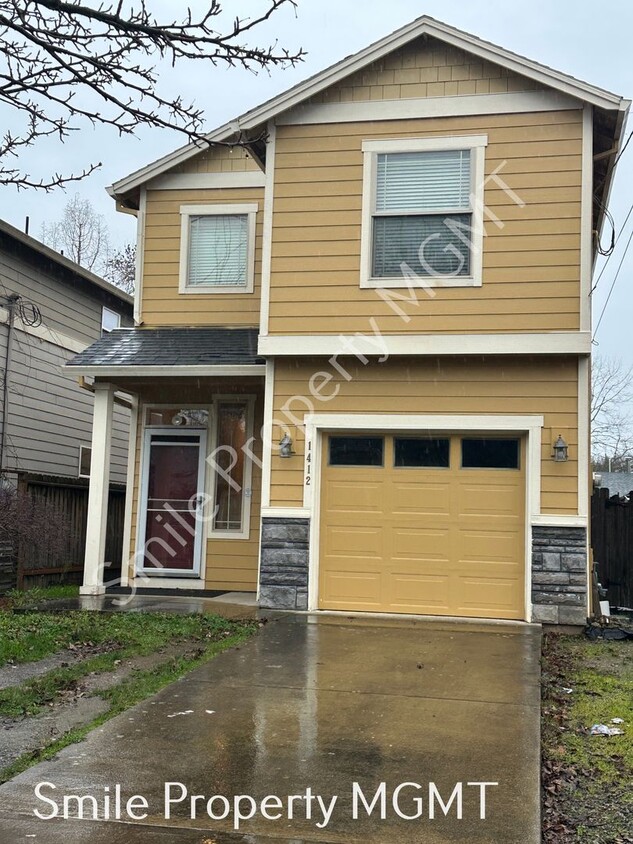 Lovely house with 4 bedrooms and 2.5 bathroom. - Lovely house with 4 bedrooms and 2.5 bathroom.