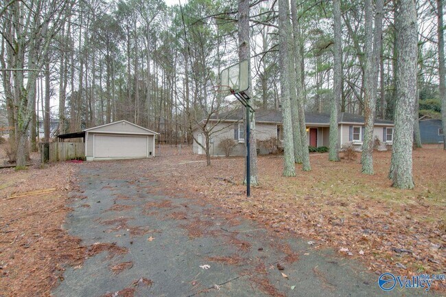 Building Photo - 104 Lindell Dr