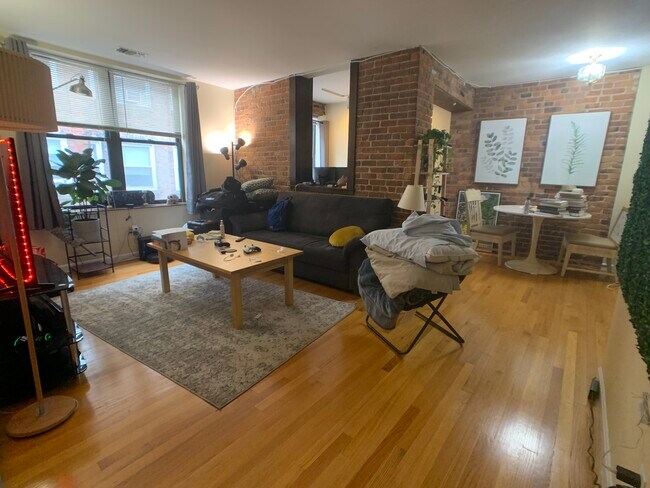 Foto del edificio - 29 Brainerd Rd