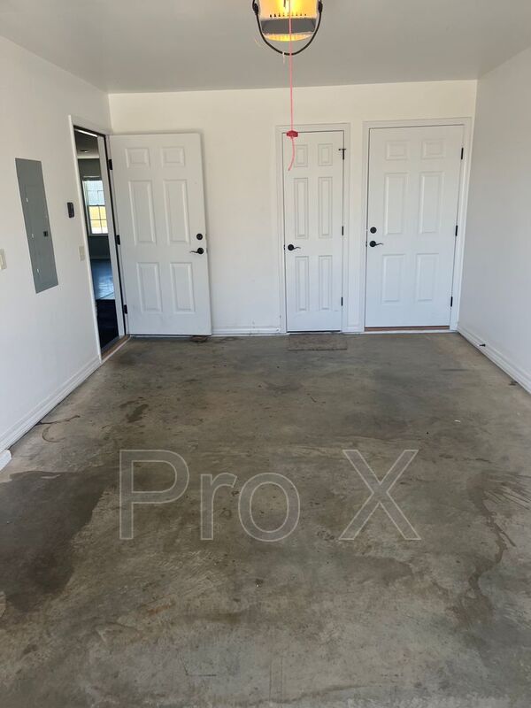 Building Photo - 618 Easton Dr