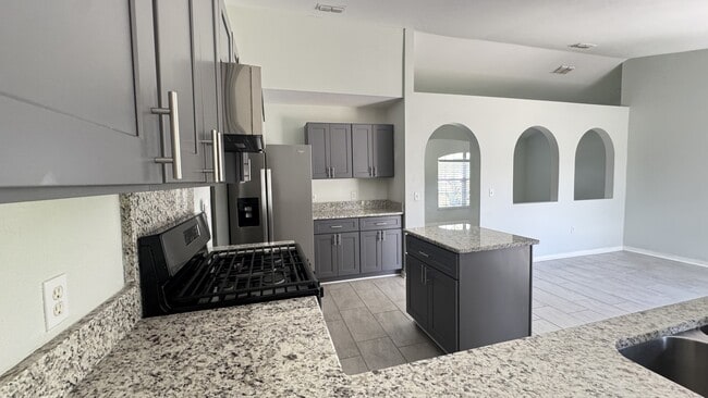 Building Photo - 1881 Hornsey Ct