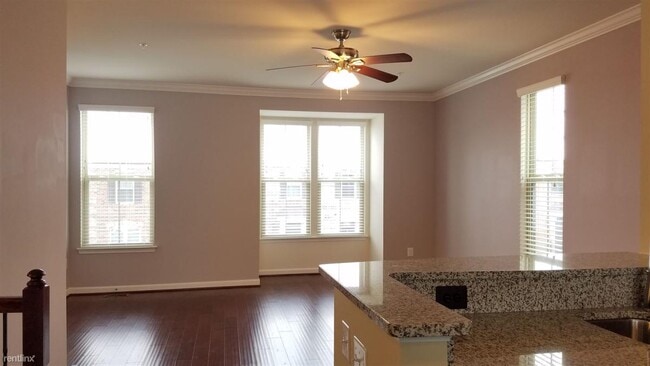 Foto del edificio - 9123 Landon House Ln