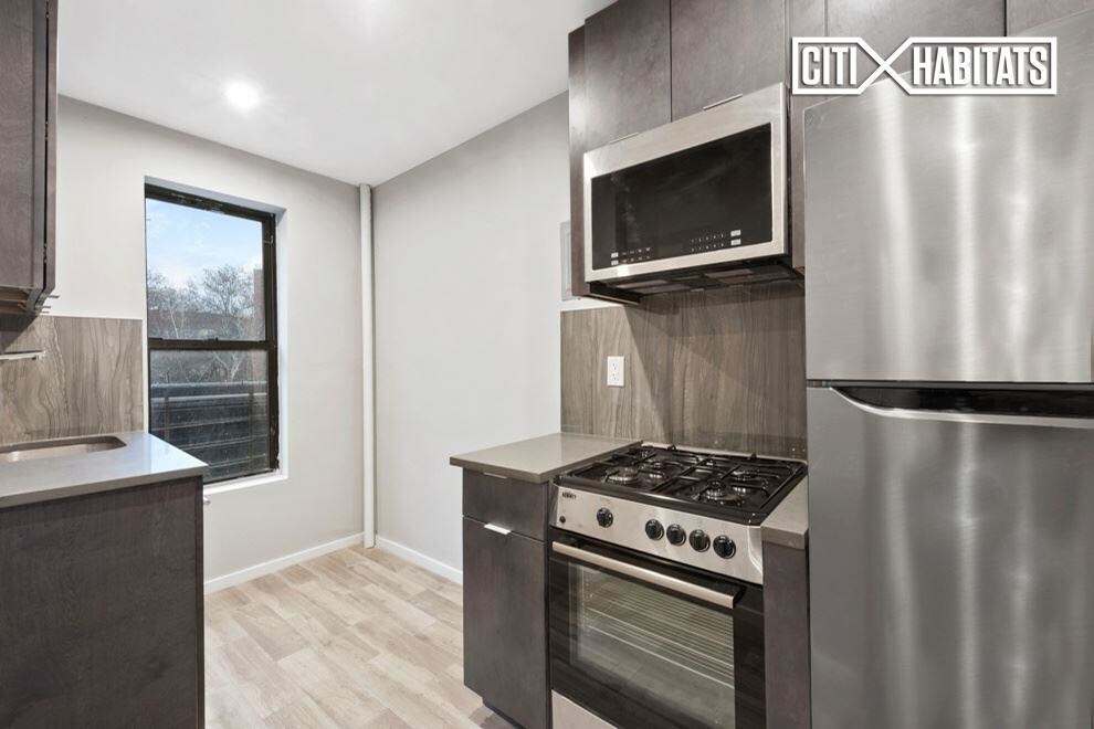 Foto principal - 102 E 103rd St