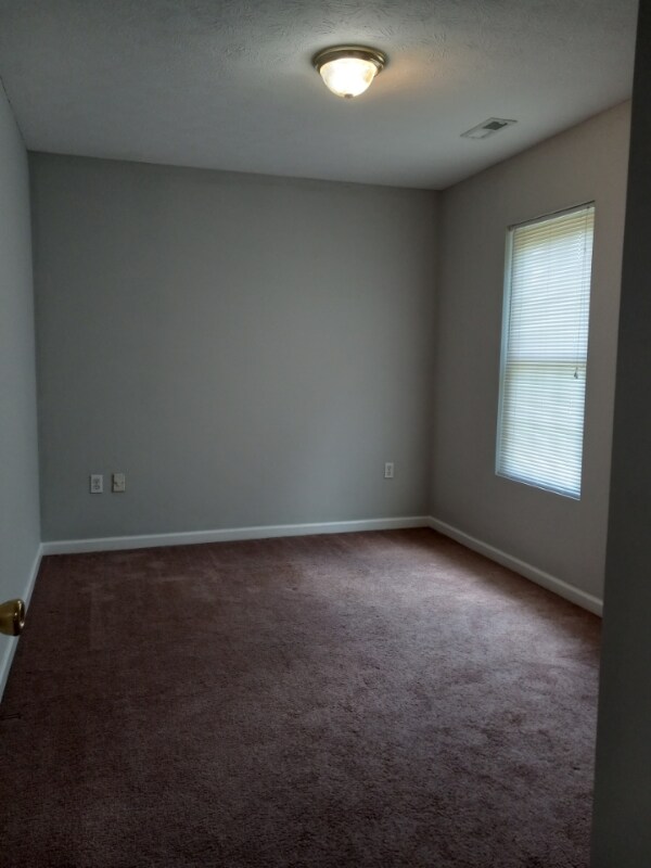 Building Photo - 1013 Middlesettlements Rd