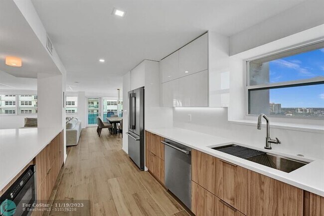 Building Photo - 3430 Galt Ocean Dr