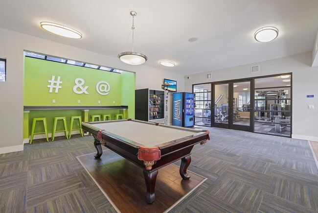 Building Photo - City View