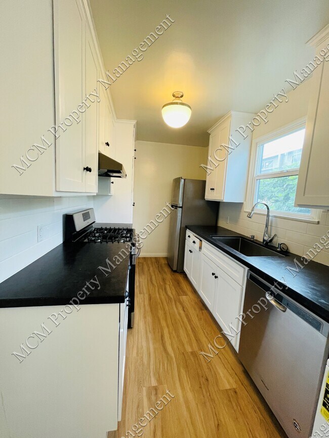 Unit #4 Kitchen - 1200 Crenshaw Blvd