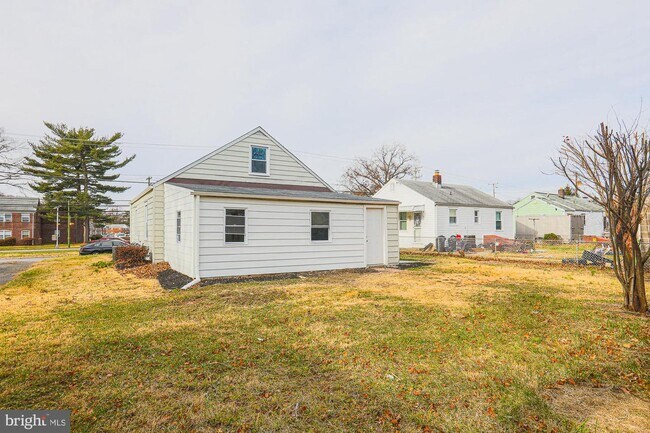 Building Photo - 505 S Marlyn Ave