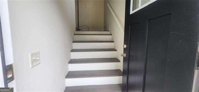 Foto del edificio - 425 Hillcrest Rd NW