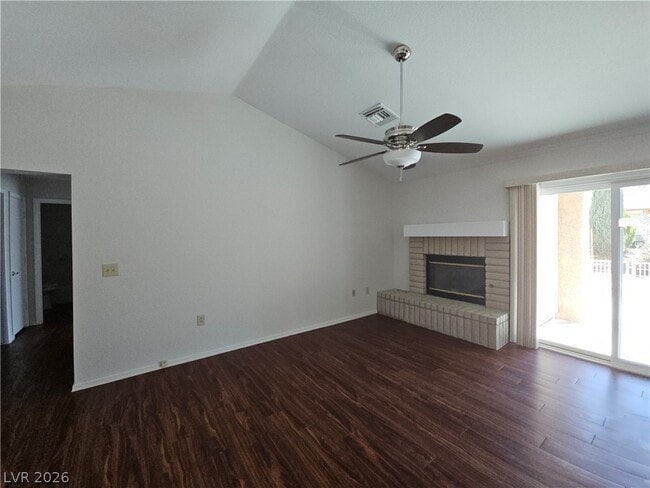 Foto del edificio - 8801 Pennystone Ave