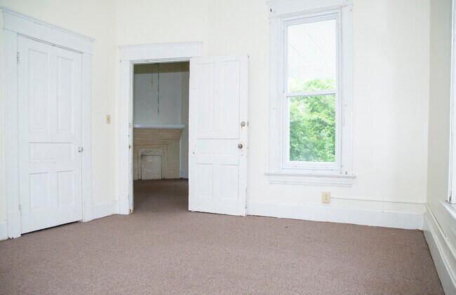 Building Photo - 44 E Stimson Ave