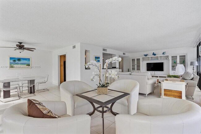 Foto del edificio - 1000 Parkview Dr