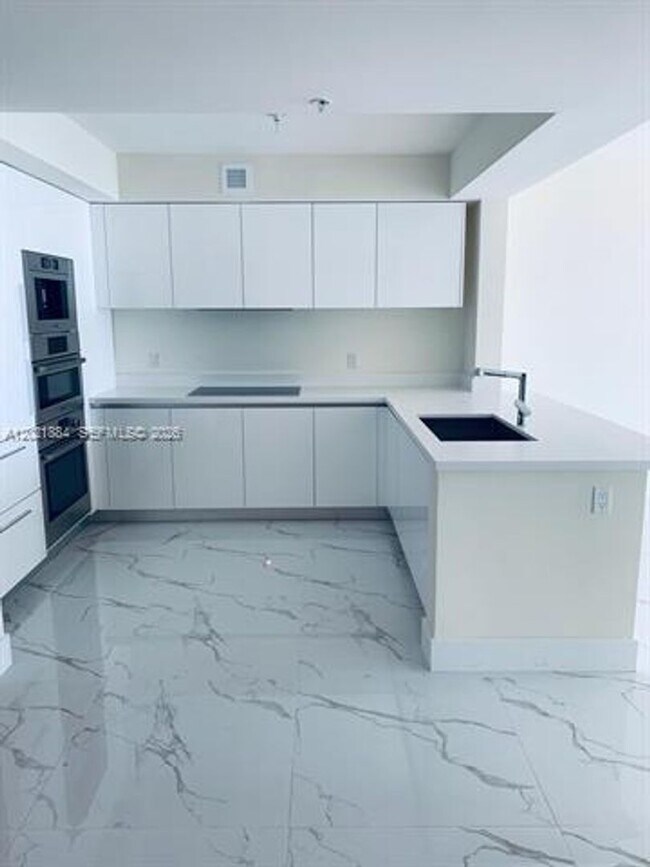 Building Photo - 330 Sunny Isles Blvd