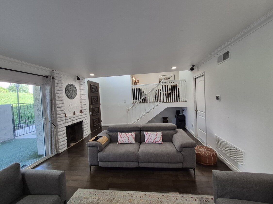 Foto principal - 5313 Sevilla Ct