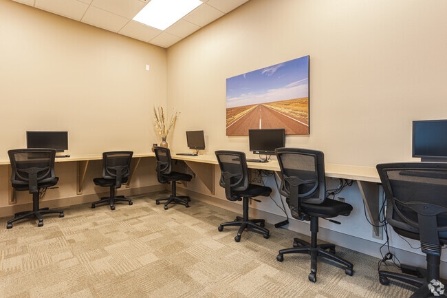 Business Center - Grandview Apartments