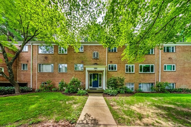 Photo - 10501 Montrose Ave House