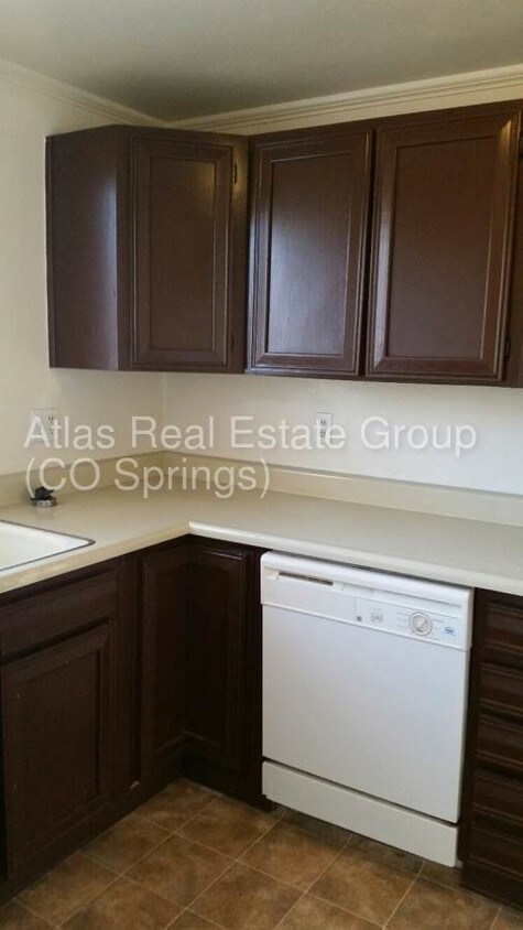 Primary Photo - CHARMING CREEKSIDE APARTMENT