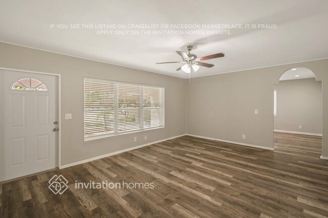 Building Photo - 525 Dolphin Dr