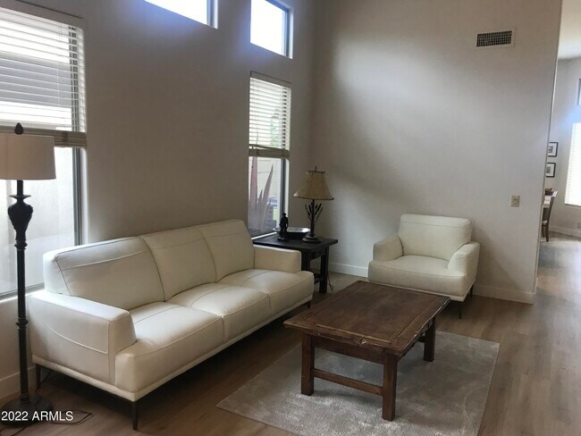 Foto del edificio - 32804 N 69th St
