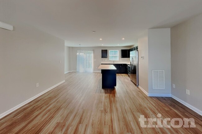 Building Photo - 38 E Lumber Ct
