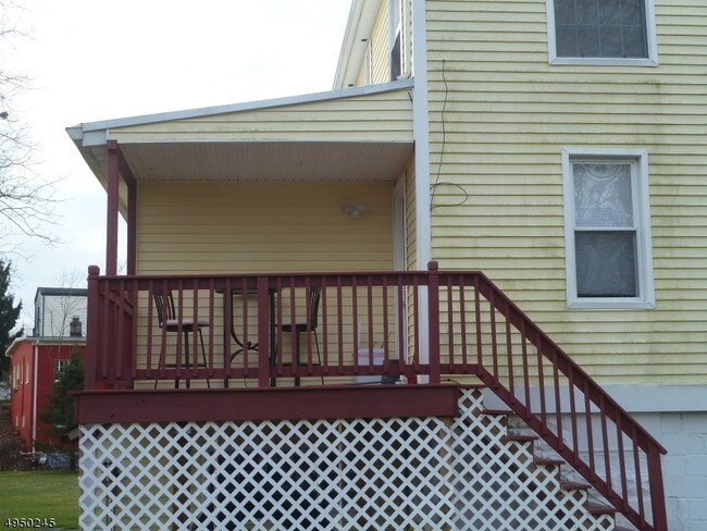 Foto del edificio - 132 Willow Grove St