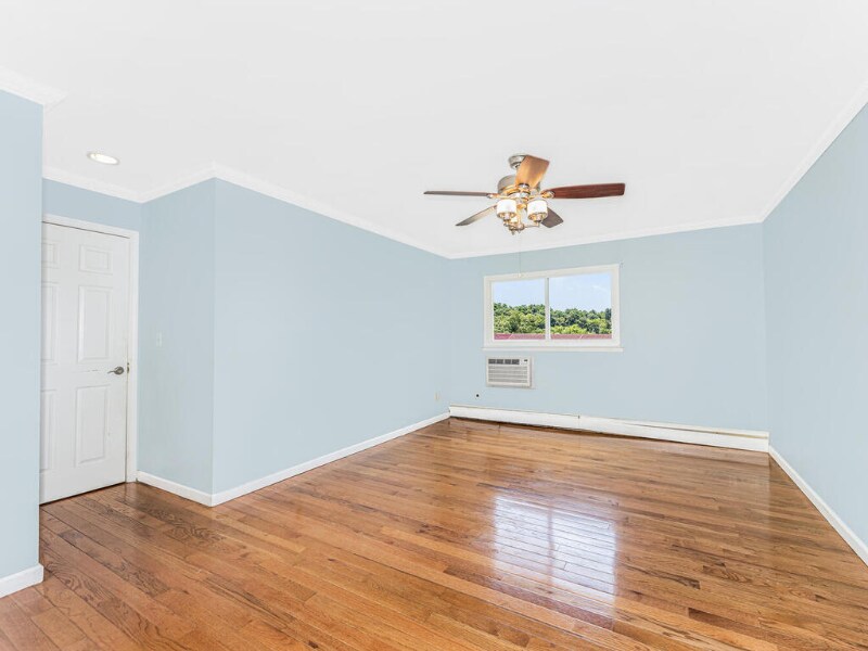 18 Granada Crescent Unit 4, White Plains, NY 10603 Condo for Rent in