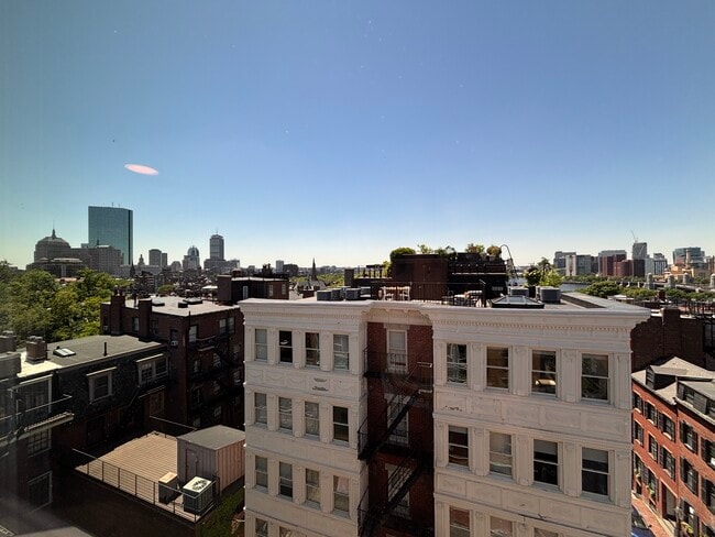Building Photo - 106 Myrtle St