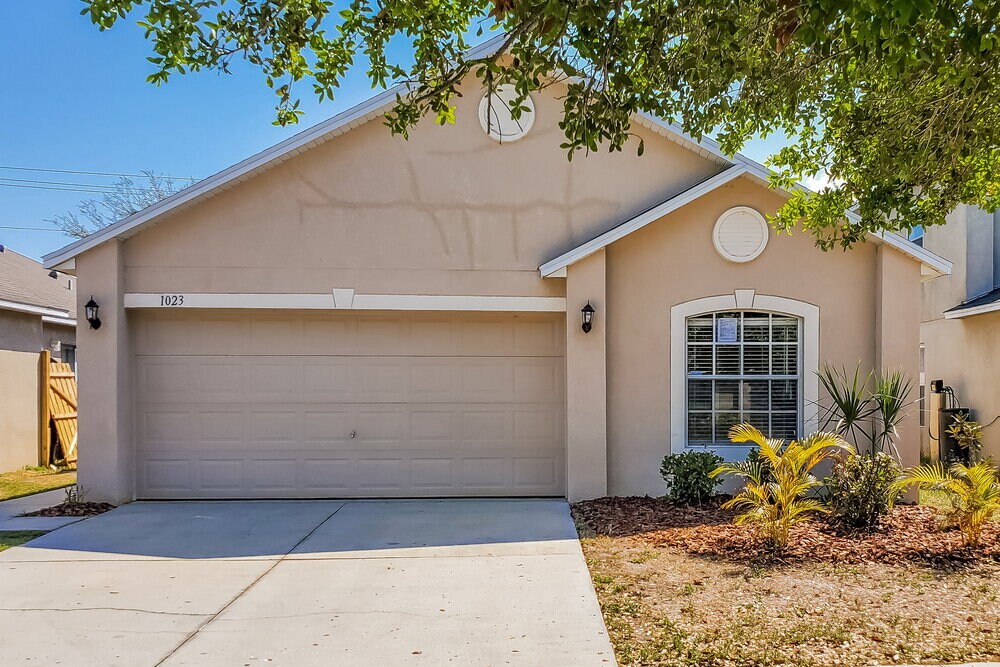 Foto principal - 1023 Brenton Leaf Dr