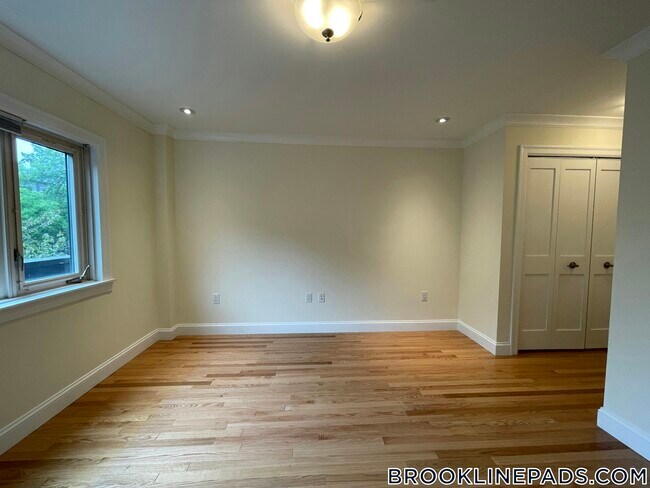 Foto del edificio - 1443 Beacon St