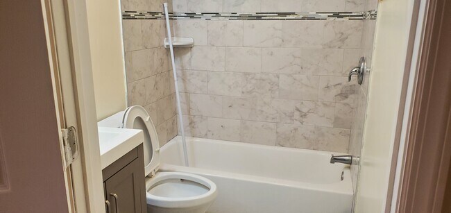 Foto del edificio - 32 Murray Ave