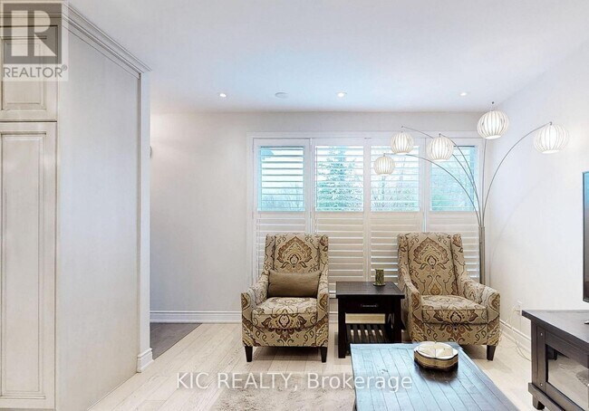 Building Photo - 226 Browndale Crescent