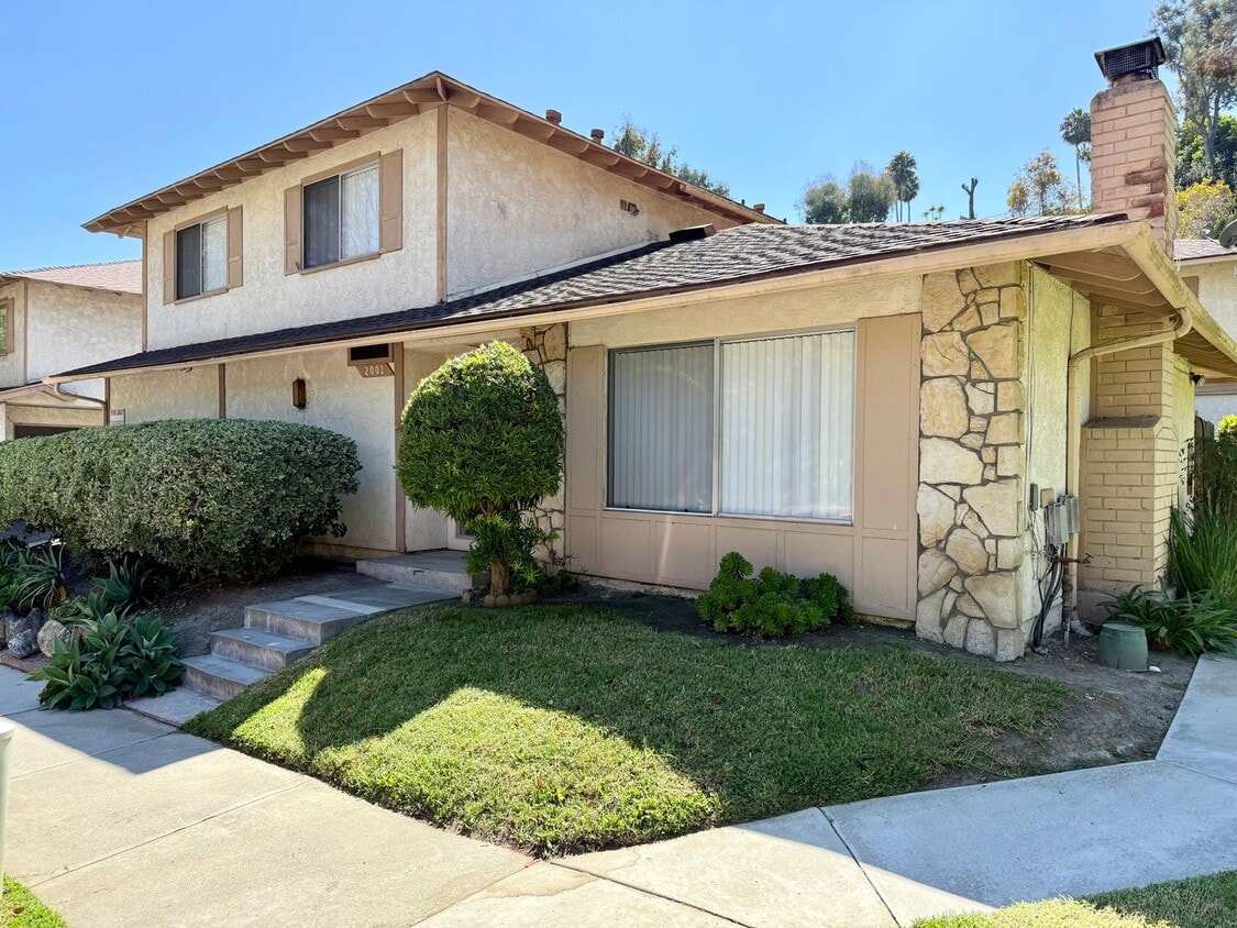 Primary Photo - Townhome in Fire Mountain w/ Attached Garage!