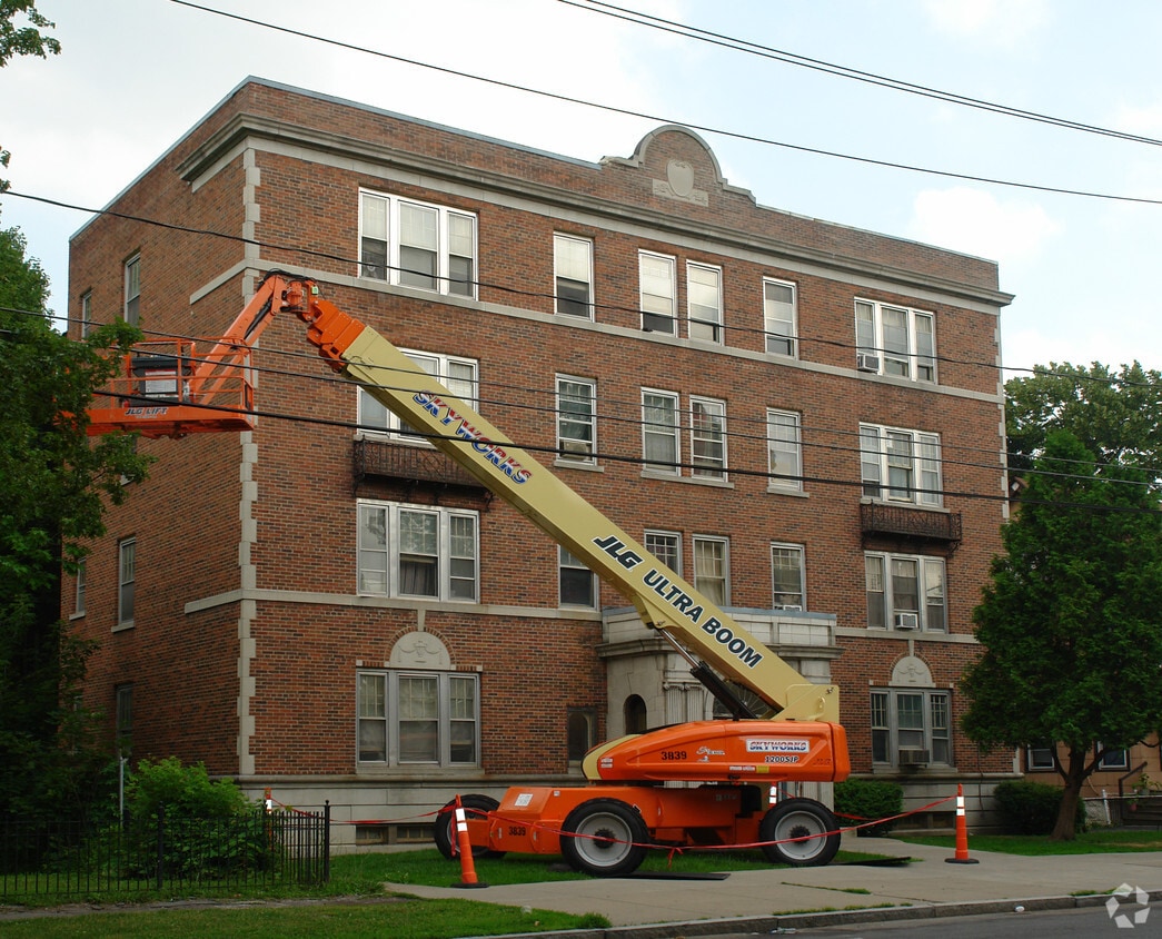 Building Photo - Roxy