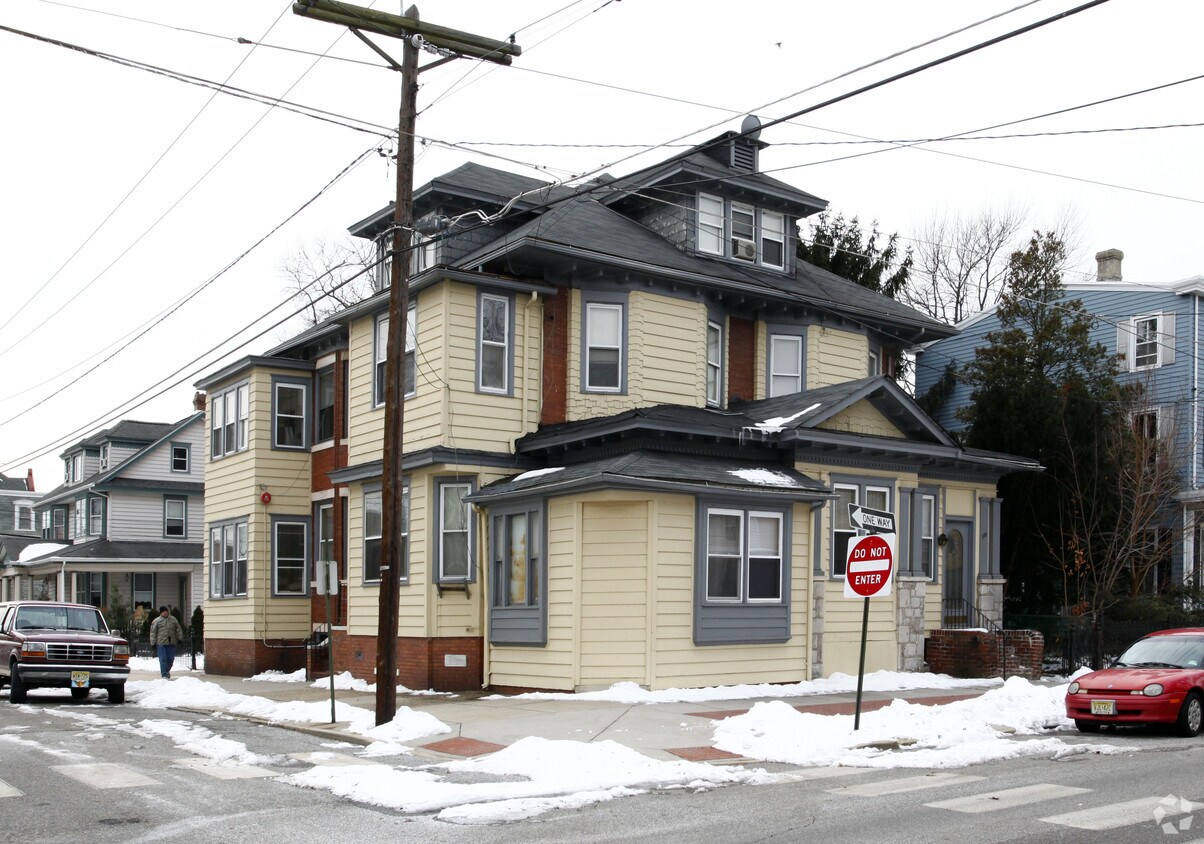 336 Monmouth St, Gloucester City, NJ 08030 Apartments in Gloucester
