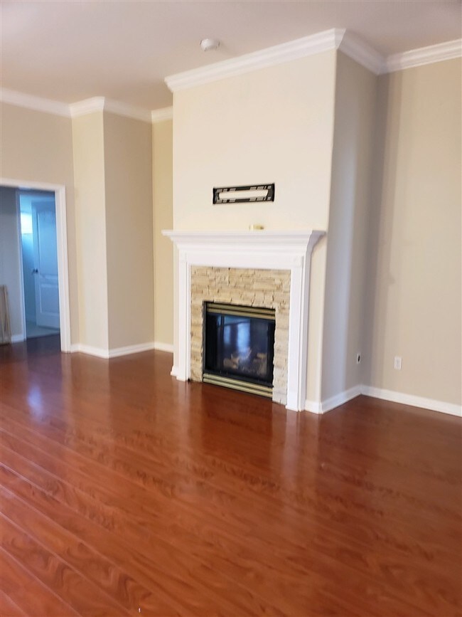 Building Photo - 4721 Plantation View Dr