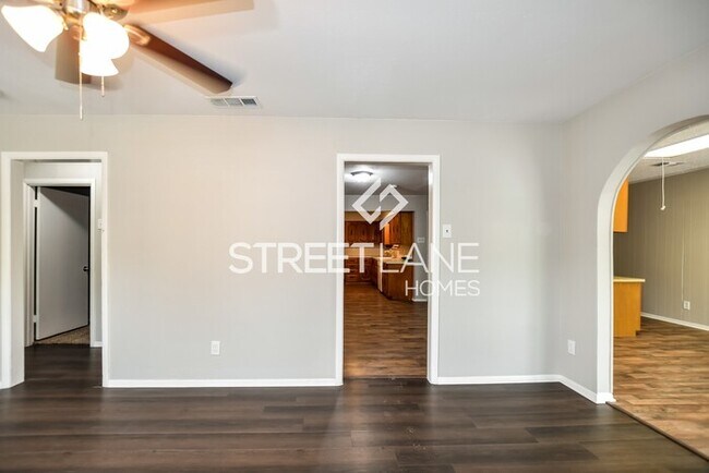 Building Photo - Charming 3 Bedroom Home in Garland, TX!!