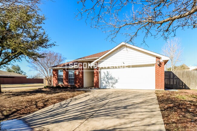 Building Photo - 406 Lonestar Park LN
