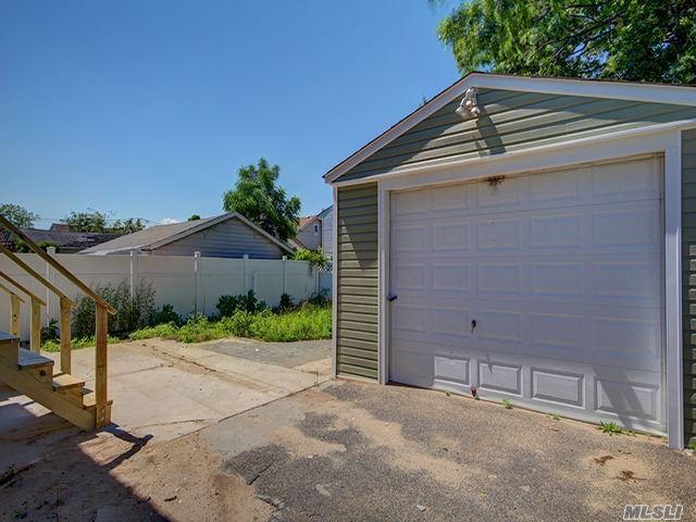 Foto del edificio - 2459 Walters Ct