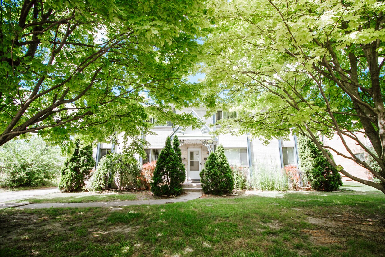 Primary Photo - 3048 Carskaddon Ave